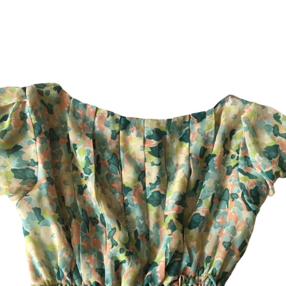 Studio M Short Puff Sleeve Floral Peplum Top Size Medium - Picture 6 of 9